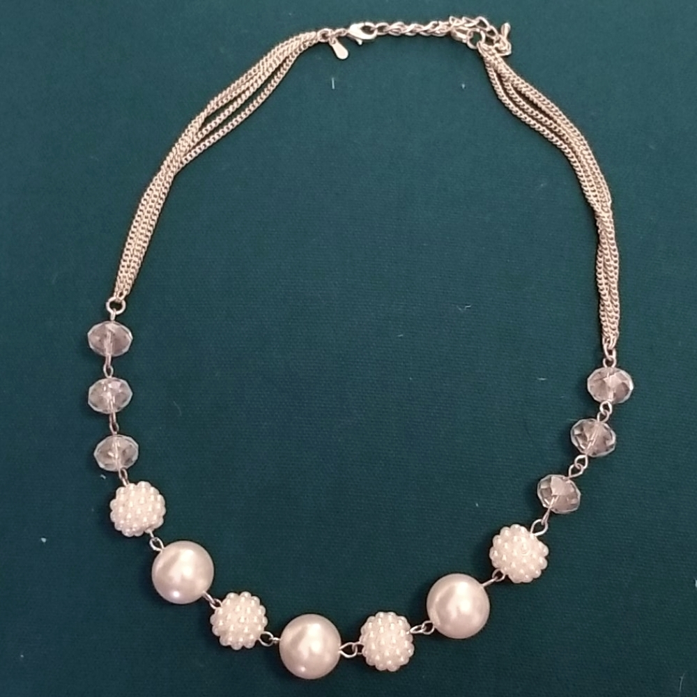 4/$15 White faux pearl and bead necklace silver